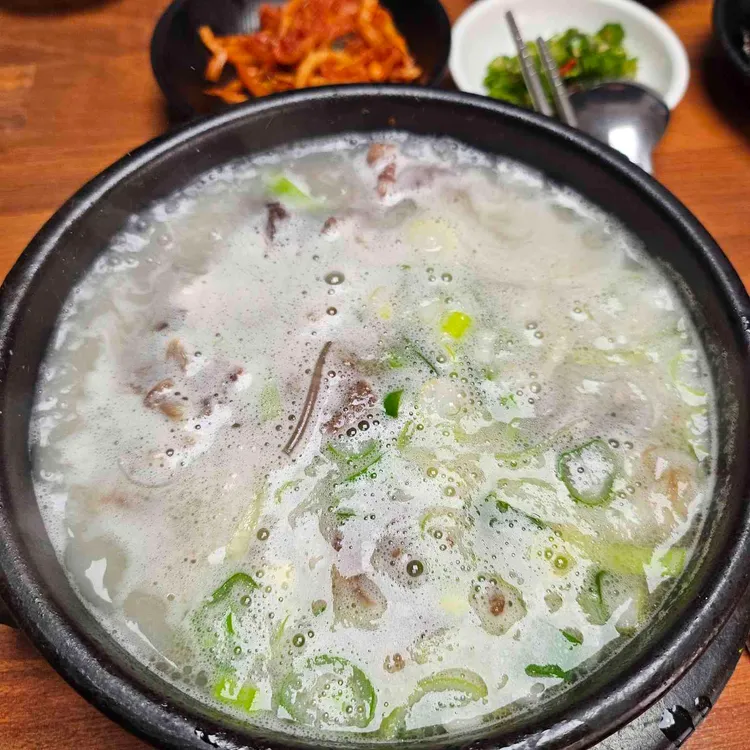 뚝배기선지국밥 대표 사진