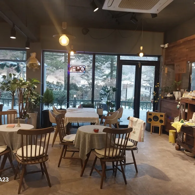 카페작은숲 대표 사진