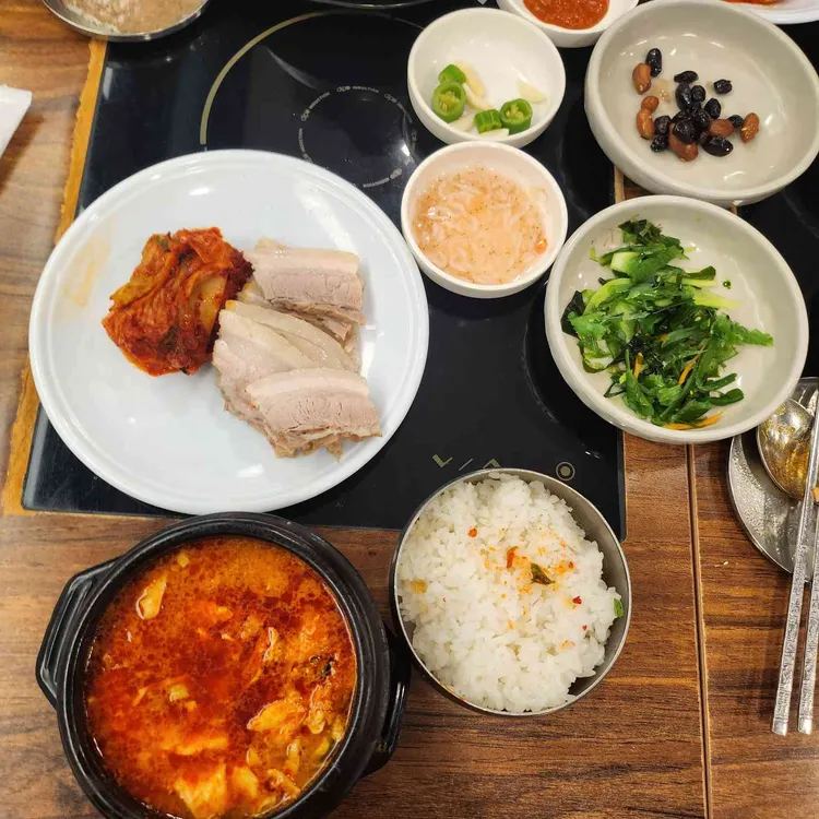 놀부보쌈족발 대표 사진