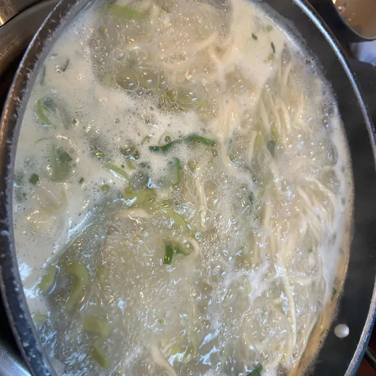 포도밭할머니칼국수 대표 사진