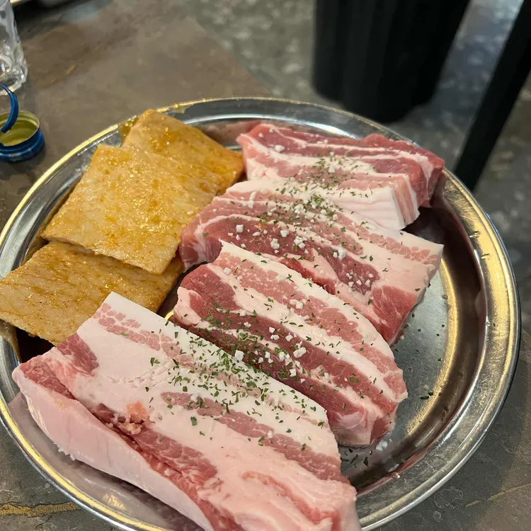 모름지기 연탄구이 대표 사진