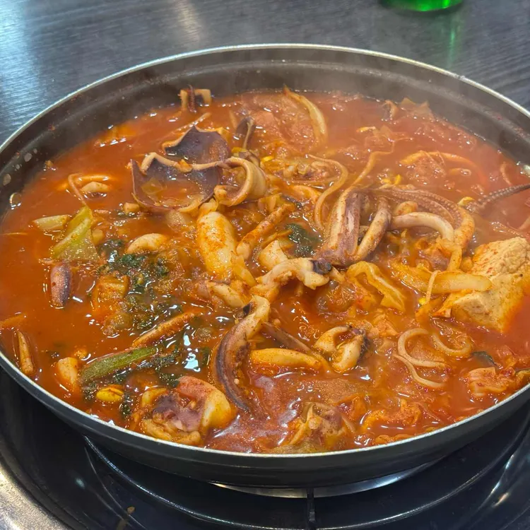 황성얼큰오징어찌개 사진 1