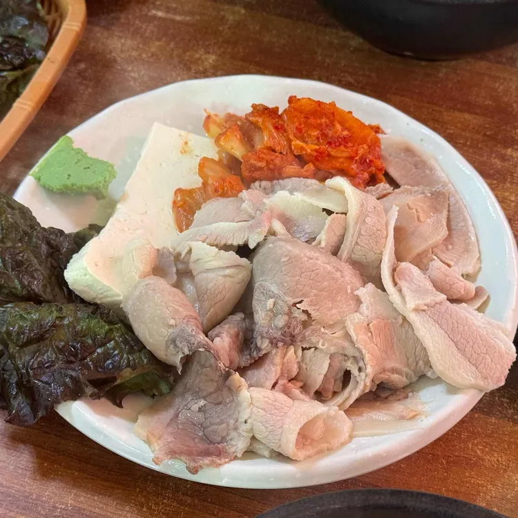 영진돼지국밥 사진 1