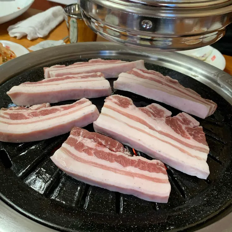 싱싱흑돼지참숯구이 대표 사진
