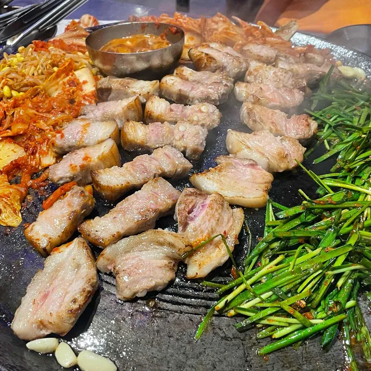 동두천솥뚜껑삼겹살 대표 사진