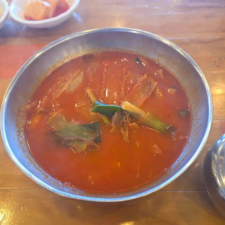 이화수 전통육개장 대표 사진