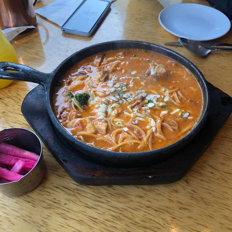 모힝 대표 사진