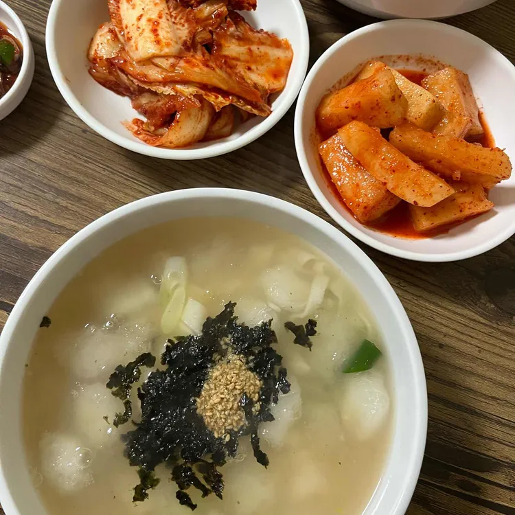 고향의맛 손칼국수 감자옹심이 사진