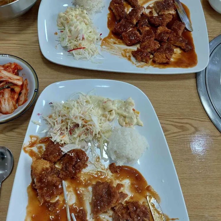잔치국수랑수제돈까스 대표 사진