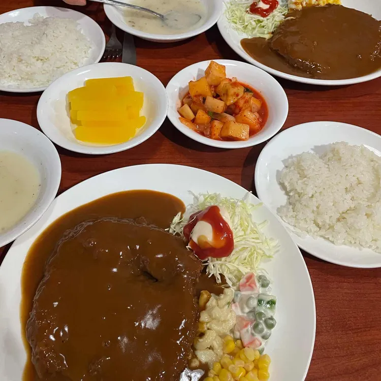 챔프 돈까스와생맥주 대표 사진