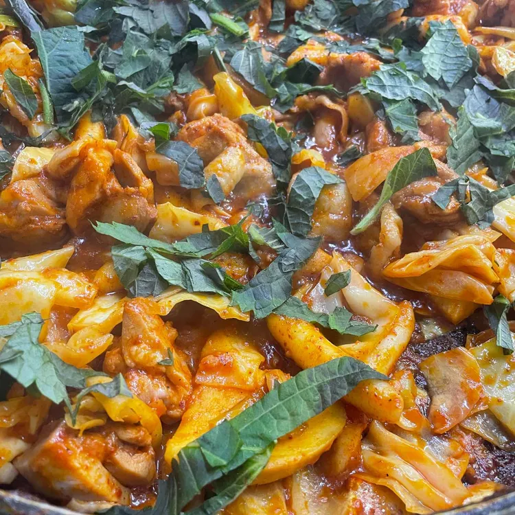 춘천 닭갈비 닭한마리 대표 사진