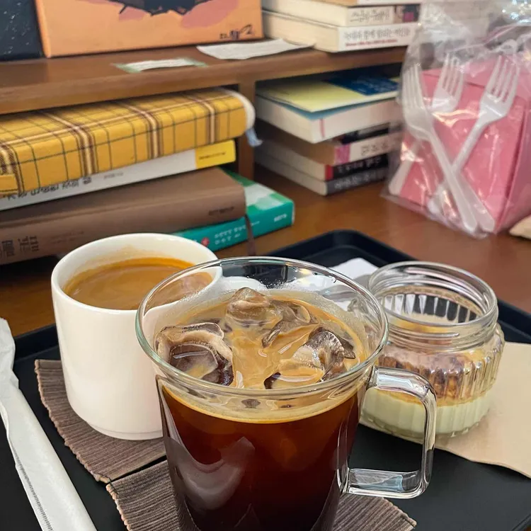 포엣룸 대표 사진