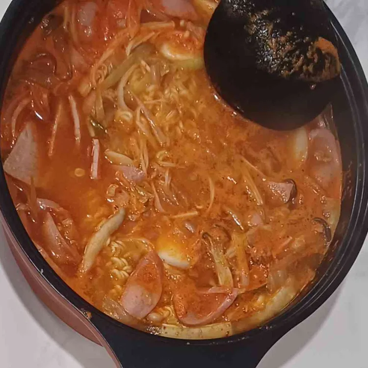 땅스부대찌개 대표 사진