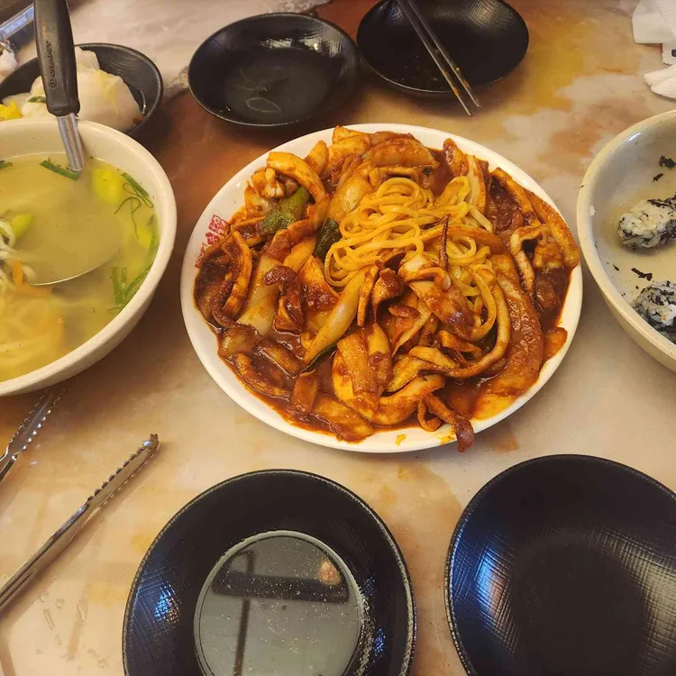 팔당족발&닭발 대표 사진