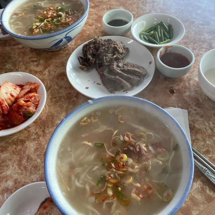 명륜 손칼국수 대표 사진