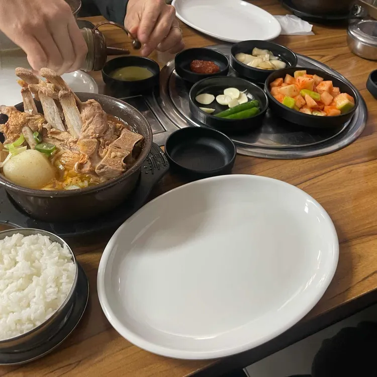 원조감자탕 일미집 대표 사진