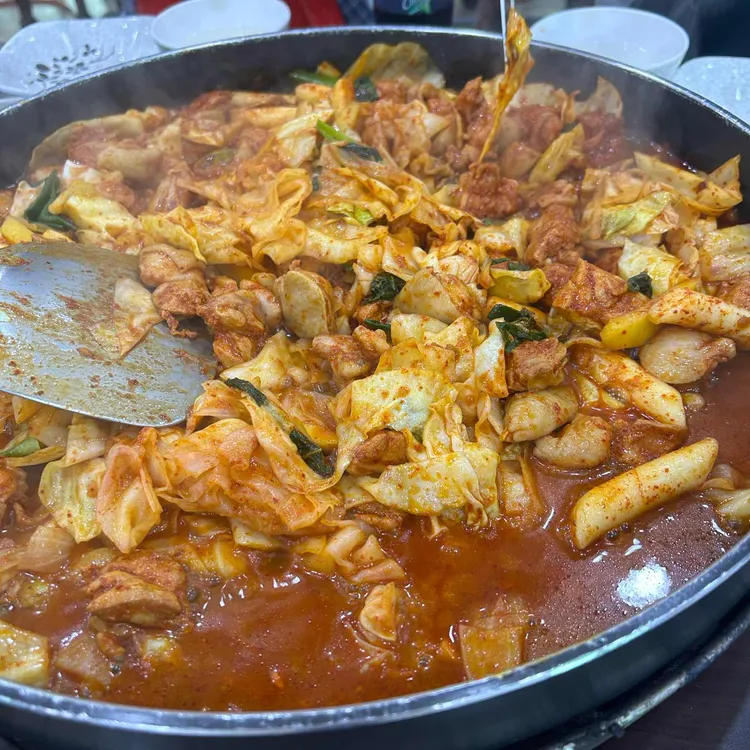 춘천호반닭갈비막국수 대표 사진