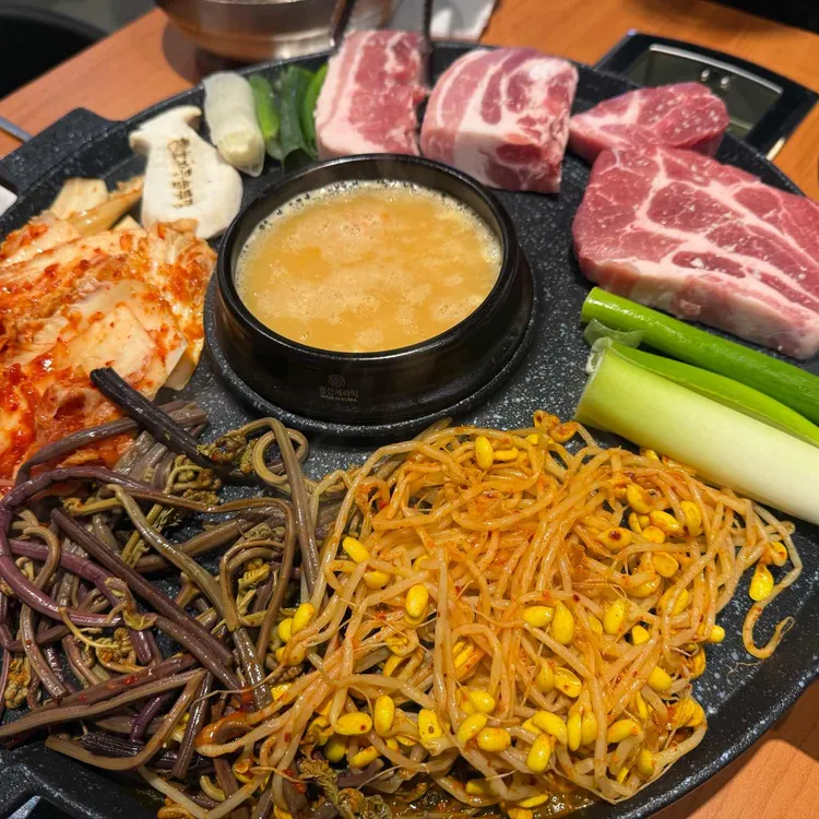 효자동솥뚜껑&보리밥 대표 사진