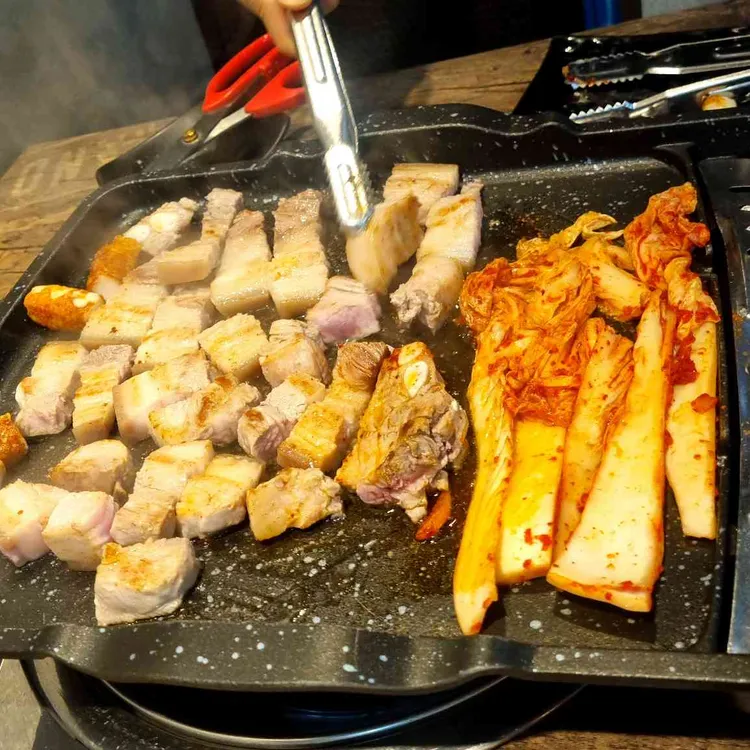 꿀꿀돼지 대표 사진