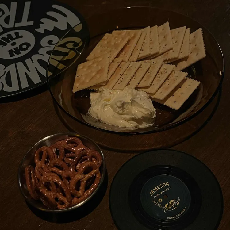 트랙 대표 사진
