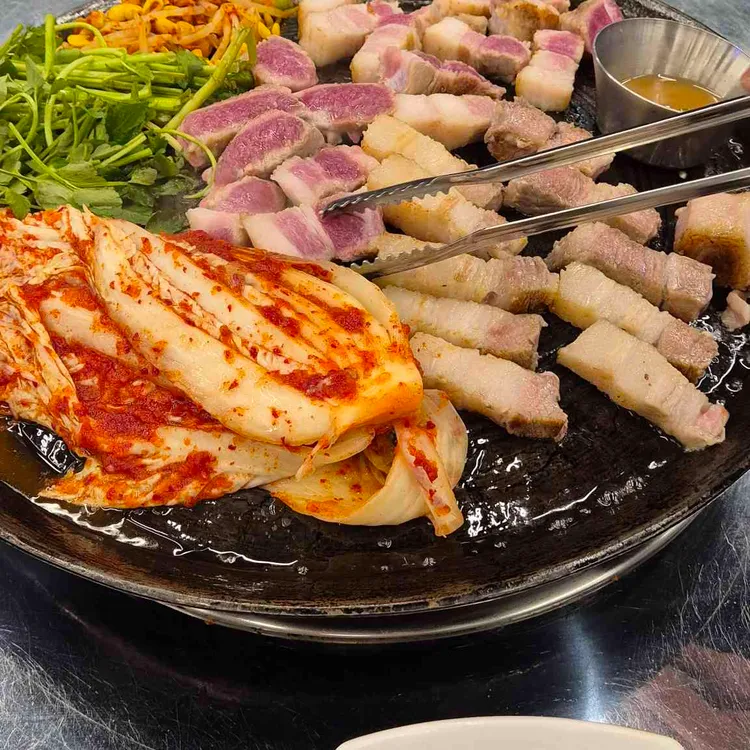 할매솥뚜껑삼겹살 대표 사진