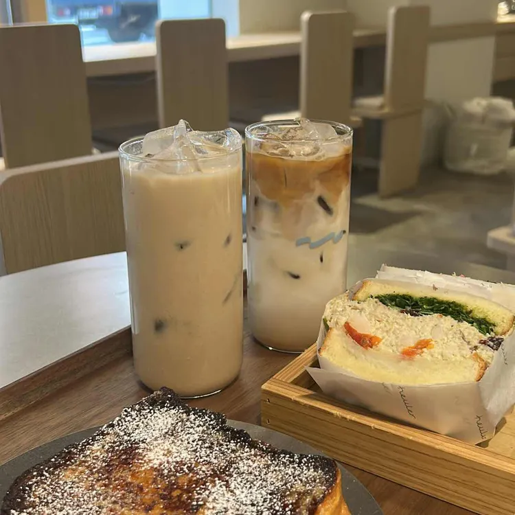 흘러 대표 사진