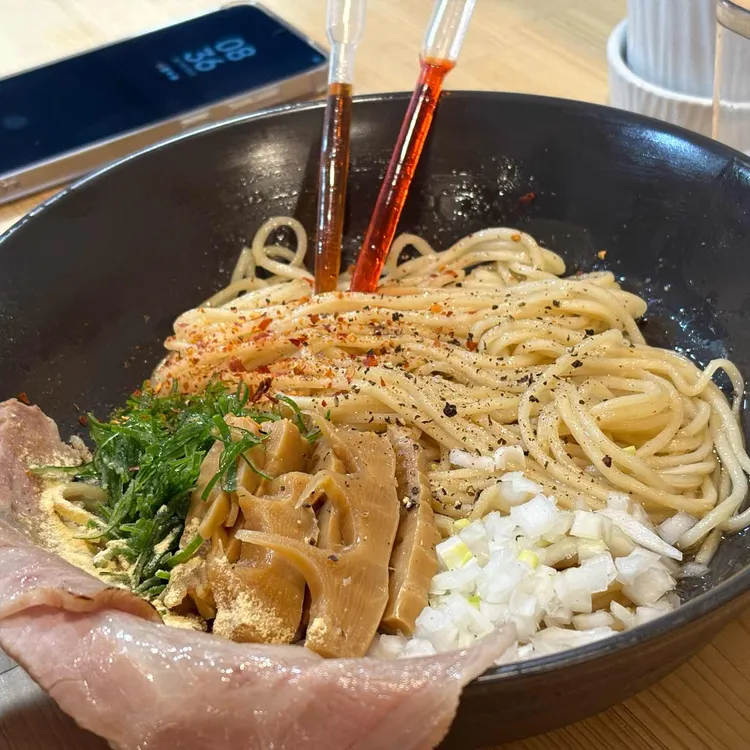 고멘 대표 사진