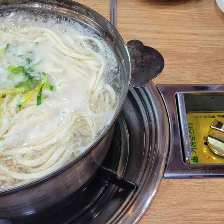 느티나무 바지락 칼국수 대표 사진