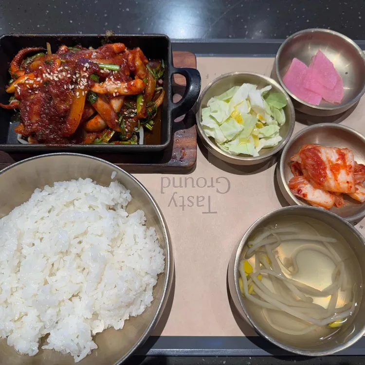 군오일상 롯데프리미엄아울렛 대표 사진