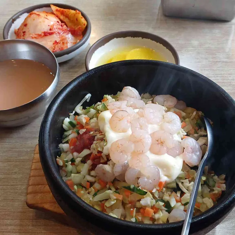 우정돌솥비빔밥 대표 사진