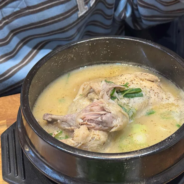 김정옥엄나무삼계탕 대표 사진
