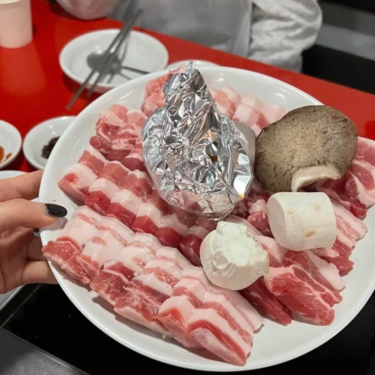 홍지로스 대표 사진