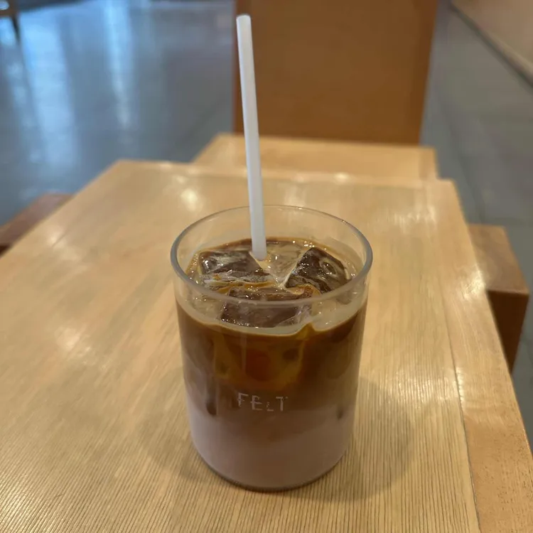 펠트커피 사진