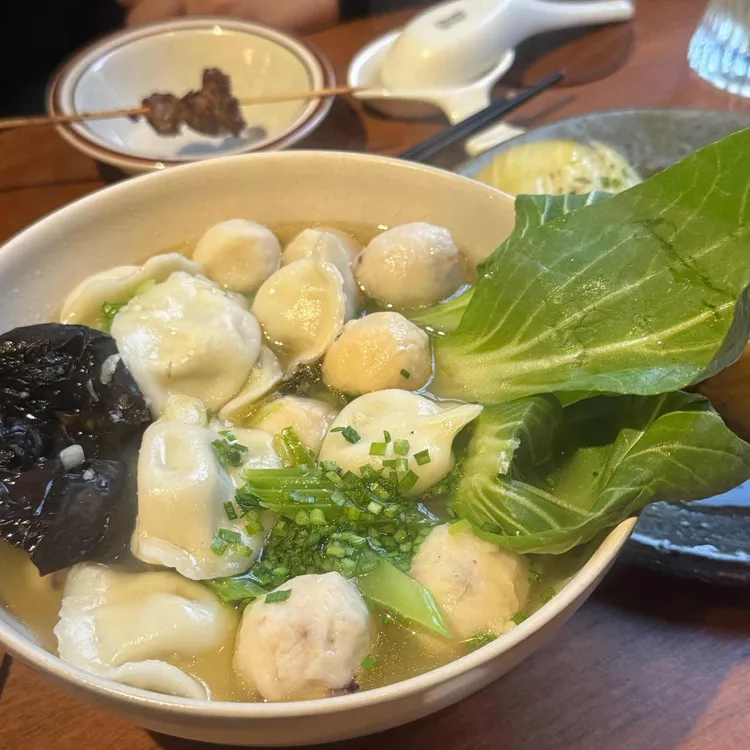 Kitchen& BAR 몽중인 대표 사진