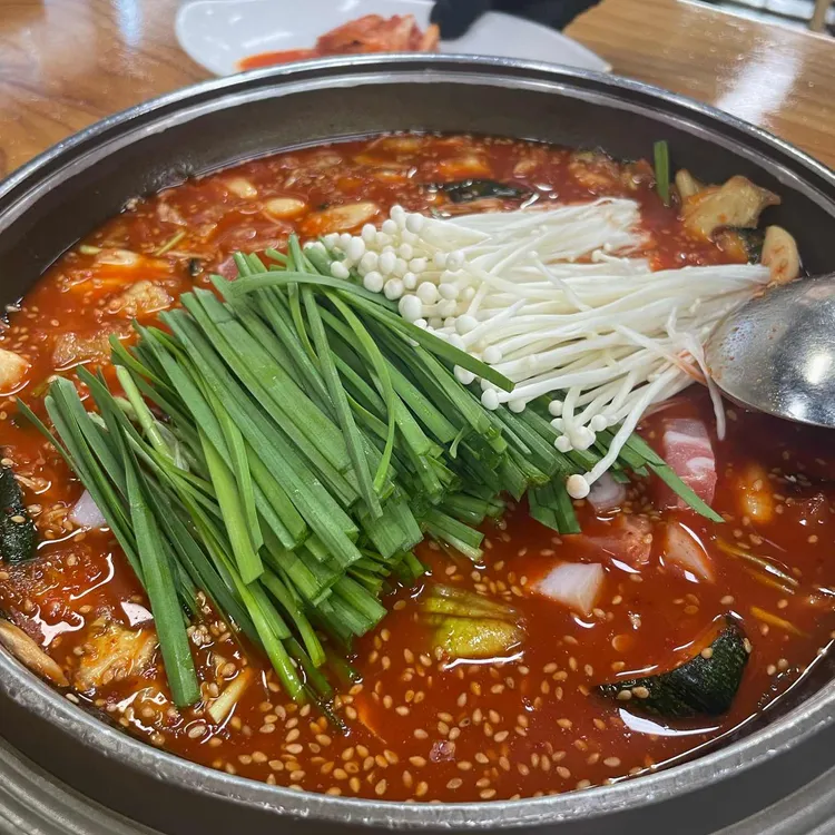 빨간거짱구네 대표 사진