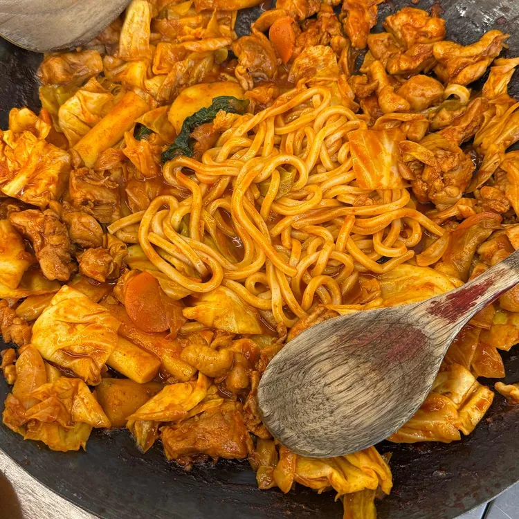 솥뚜껑춘천닭갈비 사진 1