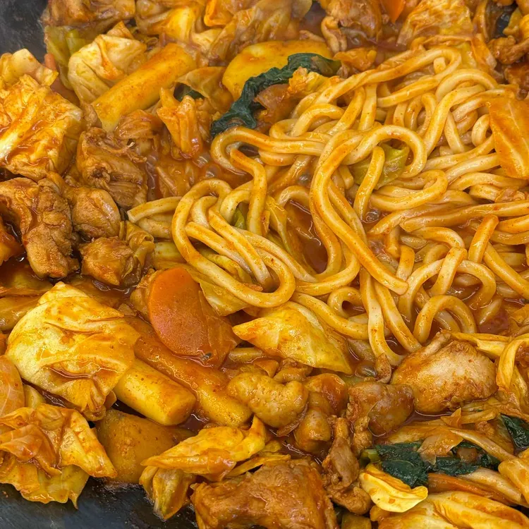 솥뚜껑춘천닭갈비 사진 2