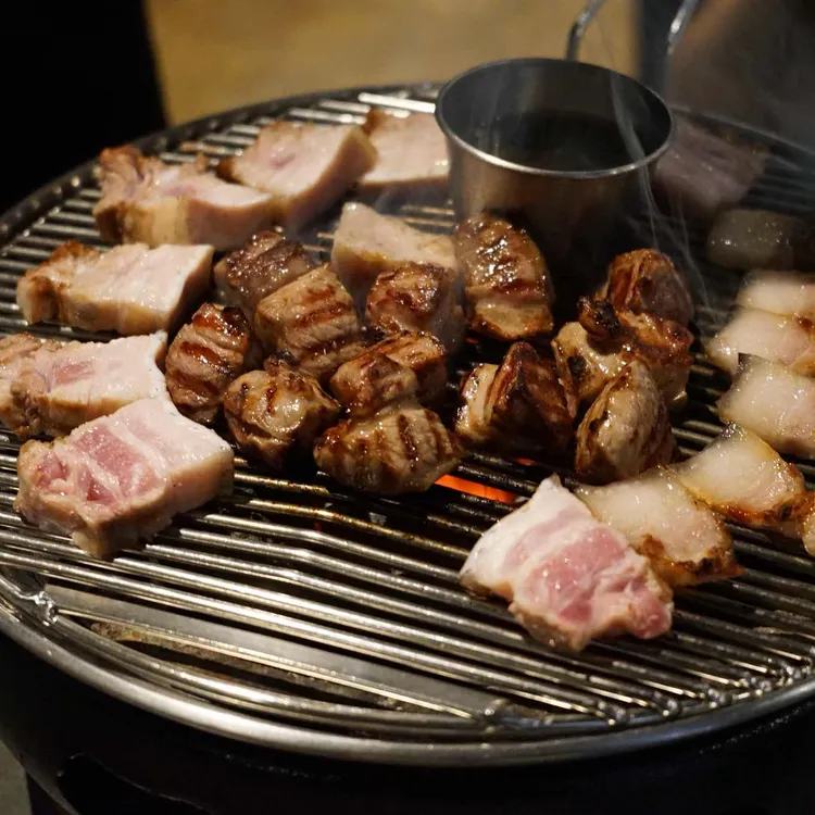 돈65 대표 사진