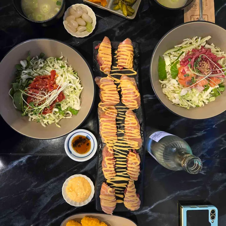 육회바른연어 대표 사진