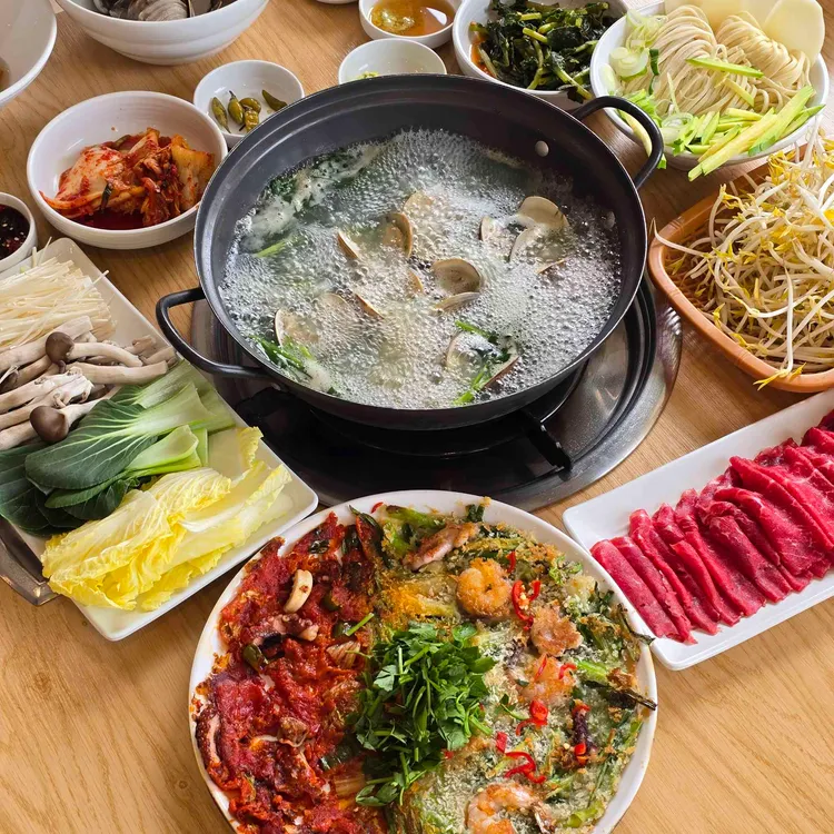 영통백합칼국수 - 광교앨리웨이 백합샤브샤브, 샤브샤브 맛집 | 다이닝코드, 빅데이터 맛집검색