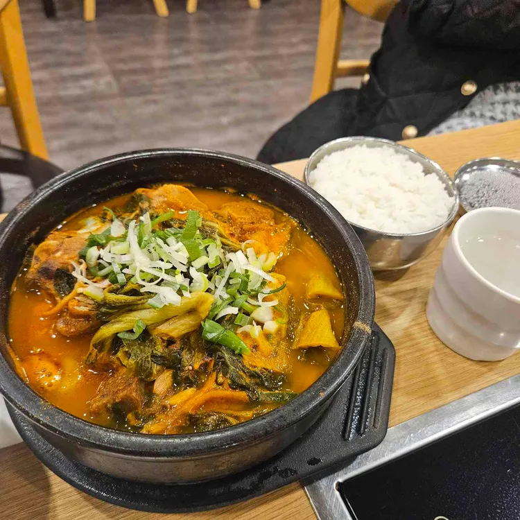 뼈큰감자탕 대표 사진