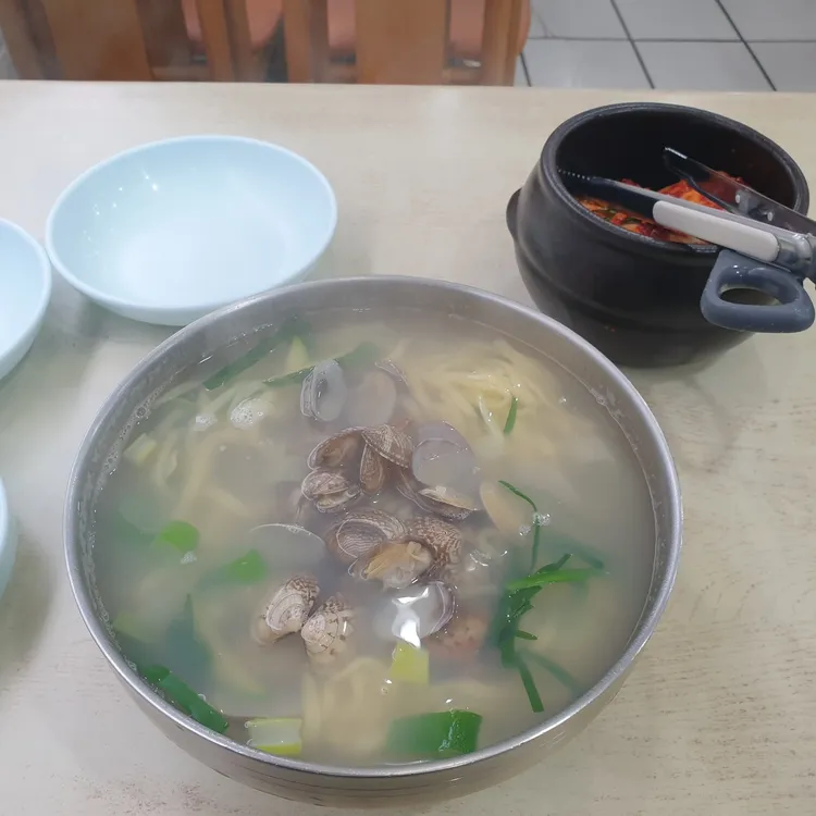 이조바지락칼국수: 춘천 명동 맛집 추천 - AI 딩코의 맛집 공략