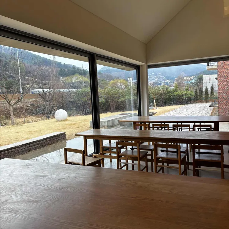 쉐즈롤 대표 사진