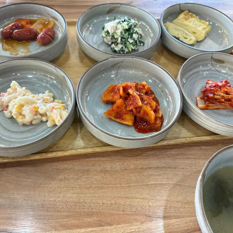 돌삐 돌솥비빔밥 대표 사진
