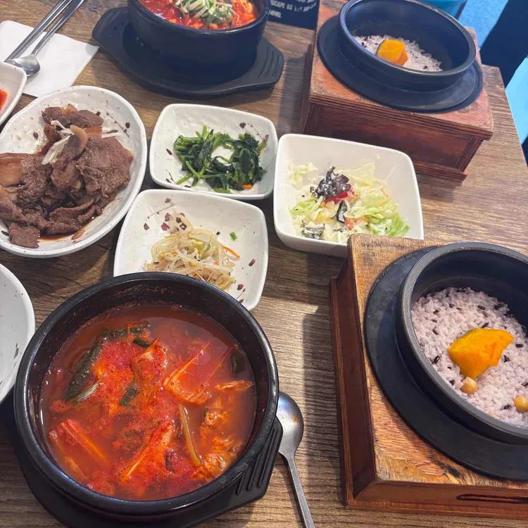 장모식탁 대표 사진