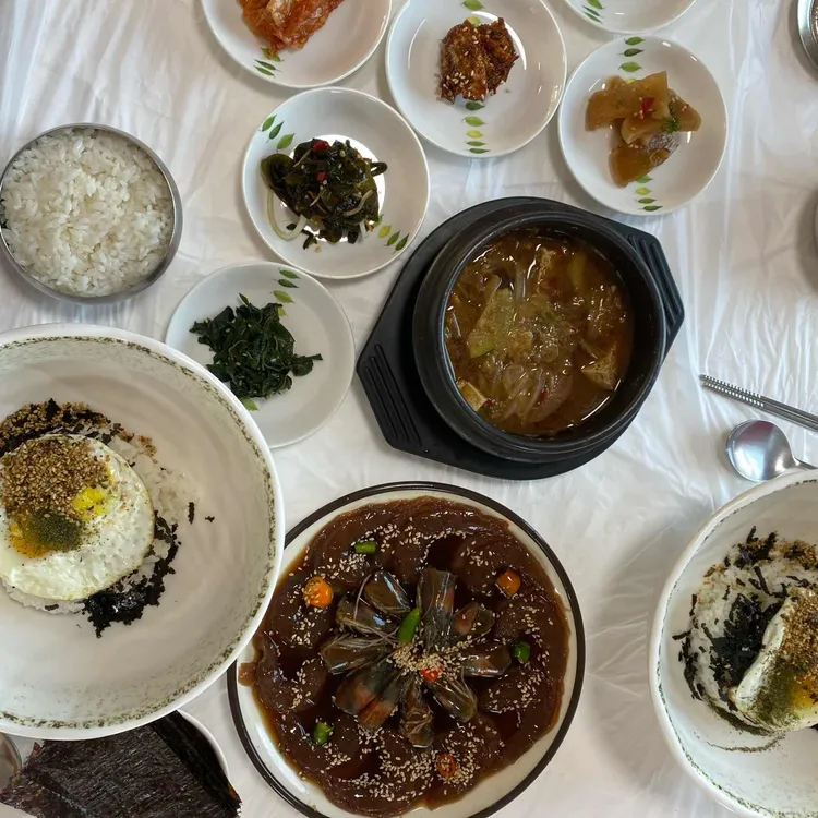 만영 대표 사진