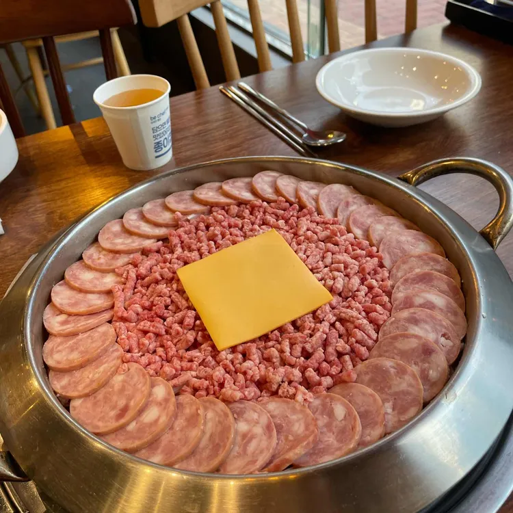 부대찌개대사관 대표 사진