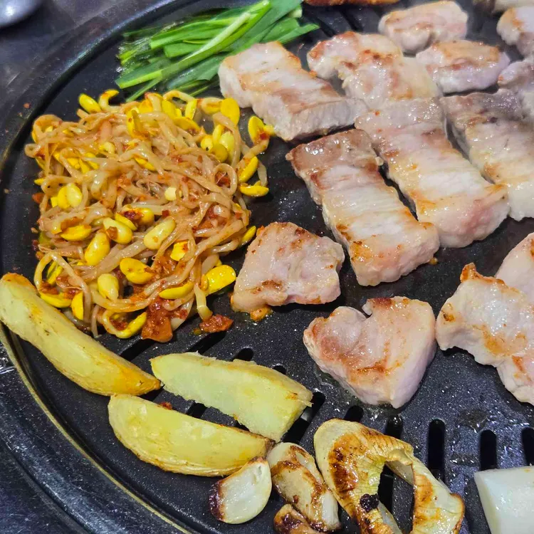 박창우의 소백산 왕소금구이 대표 사진