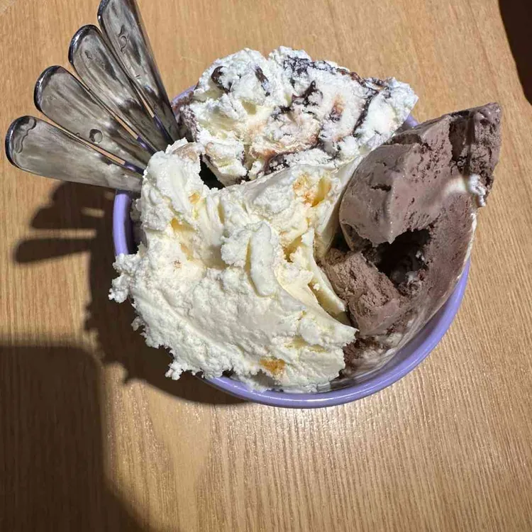 배스킨라빈스 대표 사진