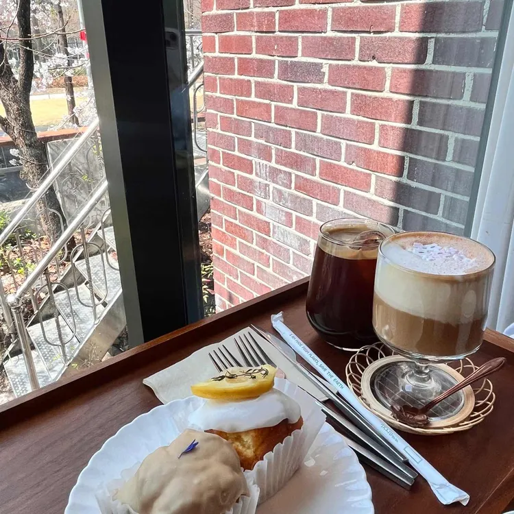 연남동 벚꽃집 사진